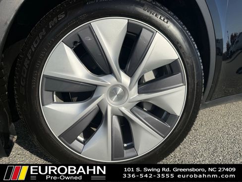 Used 2024 Tesla Model Y Long Range AWD/4WD image 24