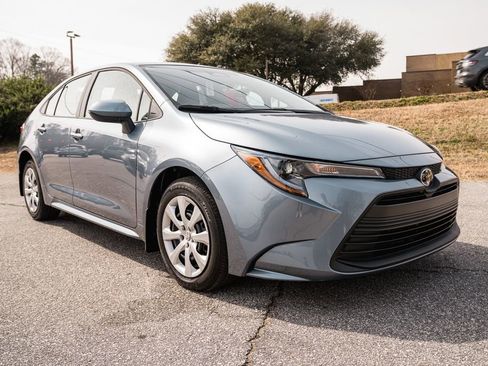 Certified 2026 Toyota Corolla LE image 9