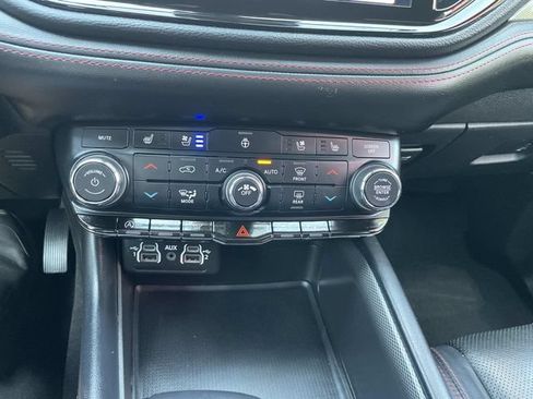 Used 2024 Dodge Durango GT AWD/4WD image 28