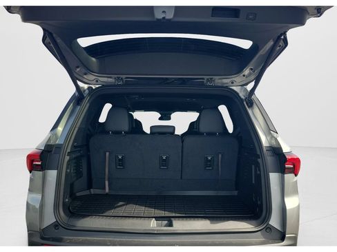 Used 2025 Buick Enclave Preferred FWD image 9