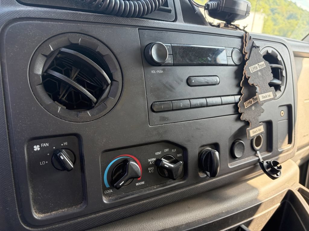 Used 2016 Ford E-350 and Econoline 350 Super Duty RWD image 15