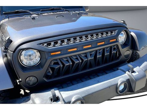Used 2017 Jeep Wrangler Unlimited Rubicon w/ Connectivity Group AWD/4WD image 51