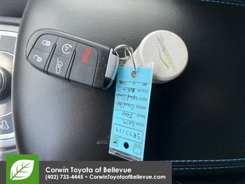 Used 2019 Jeep Grand Cherokee Laredo AWD/4WD image 16