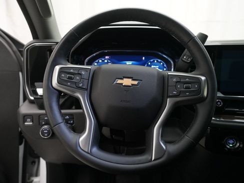 Used 2024 Chevrolet Silverado 1500 LT AWD/4WD image 4