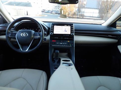 Used 2021 Toyota Avalon XLE w/ Moonroof Package image 24