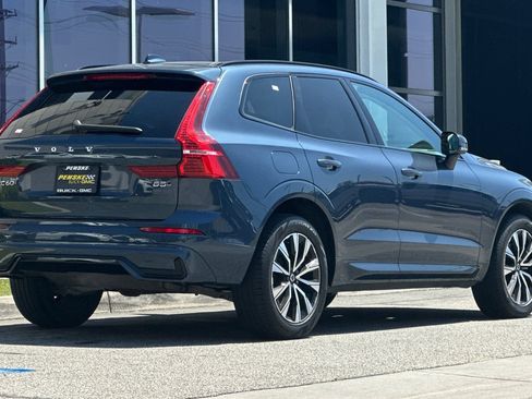 Used 2024 Volvo XC60 B5 Core AWD/4WD image 4
