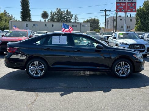 Used 2024 Volkswagen Jetta SE FWD image 9