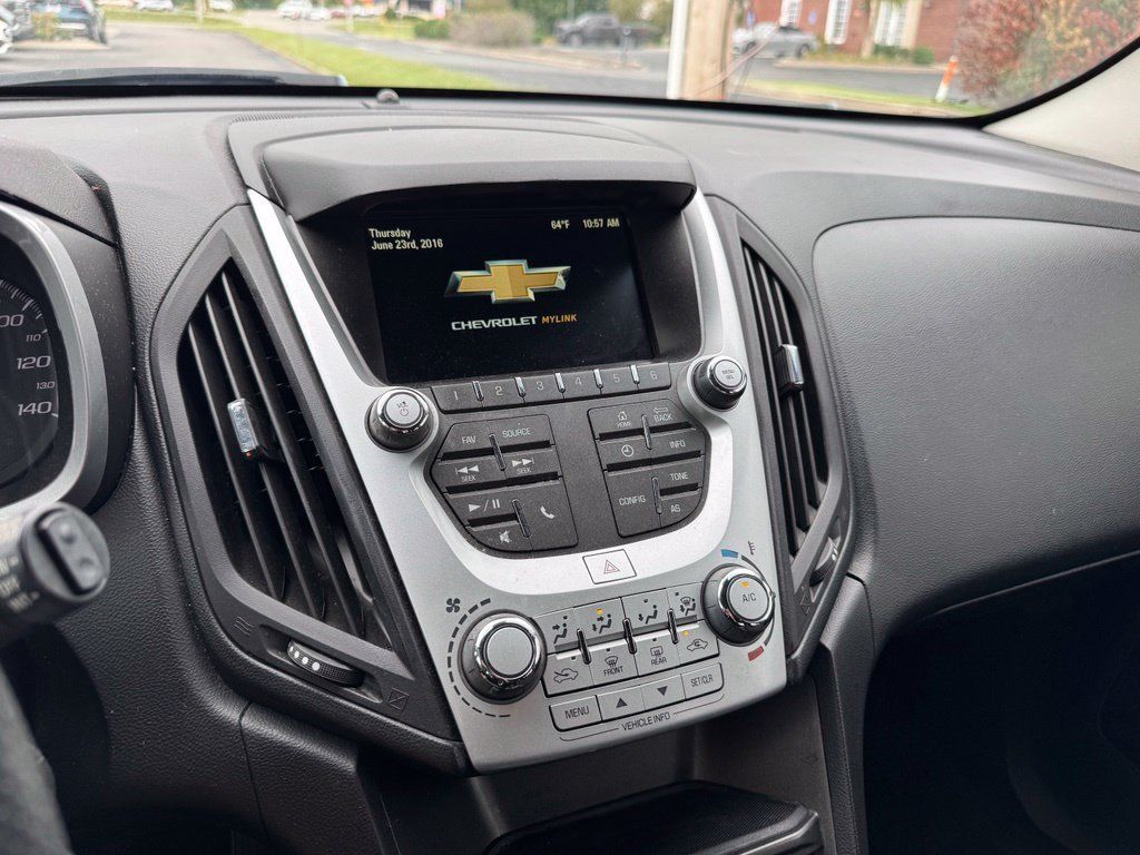 Used 2017 Chevrolet Equinox LT FWD image 15