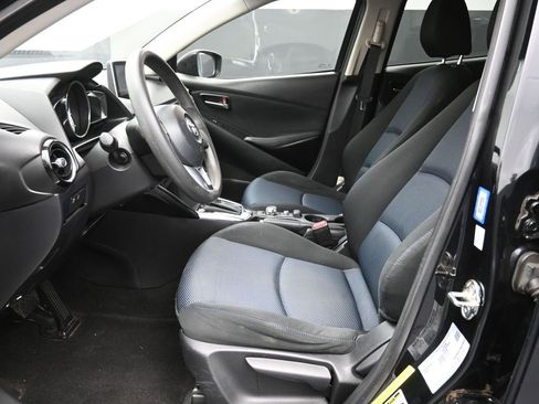 Used 2017 Toyota Yaris iA image 21