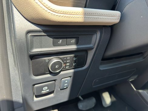 Used 2024 Ford Expedition Max Limited RWD image 23