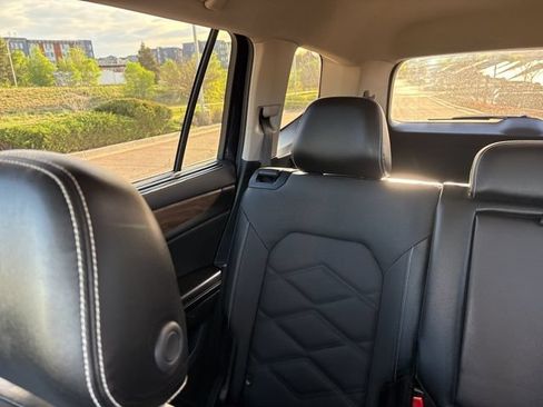 Used 2024 Volkswagen Atlas SE AWD/4WD image 16