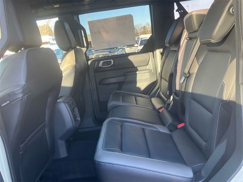 New 2025 Ford Bronco Outer Banks image 14