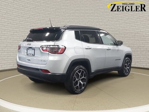 Used 2025 Jeep Compass Limited AWD/4WD image 5