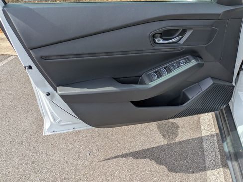 Used 2023 Honda Accord EX image 10