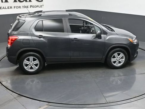 Used 2017 Chevrolet Trax LT FWD image 39