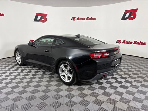 Used 2020 Chevrolet Camaro LT RWD image 5