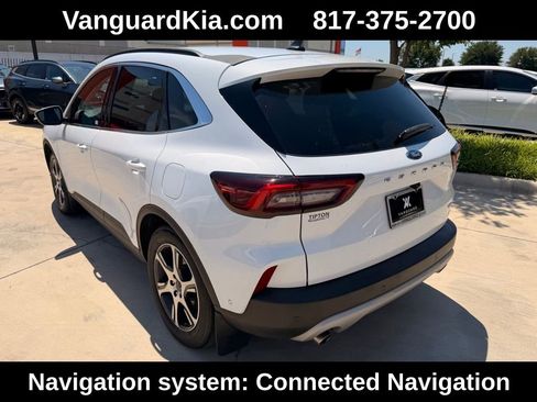 Used 2023 Ford Escape SE w/ PHEV Premium Package FWD image 2