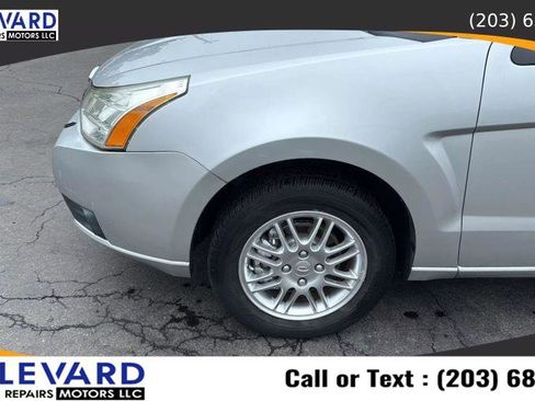 Used 2010 Ford Focus SE image 9