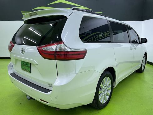 Used 2015 Toyota Sienna AWD image 10
