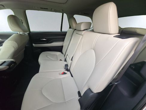 Used 2026 Toyota Grand Highlander AWD image 18