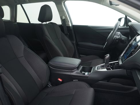 Used 2025 Subaru Outback Premium image 11