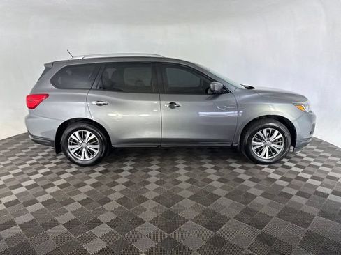 Used 2017 Nissan Pathfinder SL w/ SL Premium Package AWD/4WD image 4