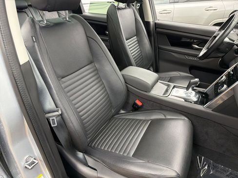 Used 2020 Land Rover Discovery Sport S image 26