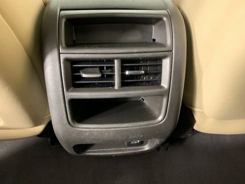 Used 2017 Cadillac XT5 Luxury w/ Advanced Security Package image 31