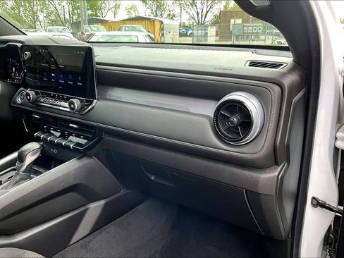 Used 2024 Chevrolet Colorado LT w/ LT Convenience Package RWD image 18