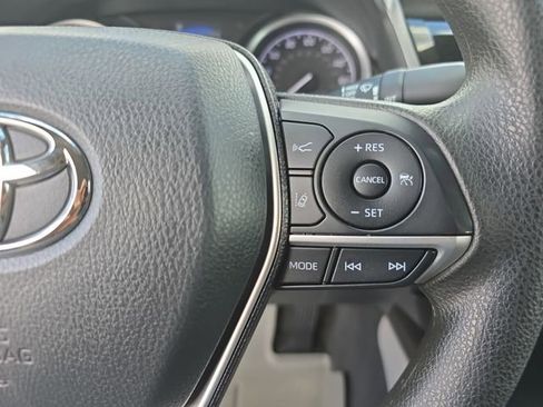 Used 2021 Toyota Camry LE image 17