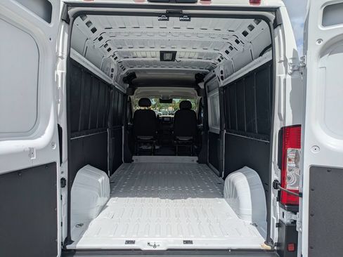 Used 2026 RAM ProMaster 2500 w/ Convenience Group FWD image 14