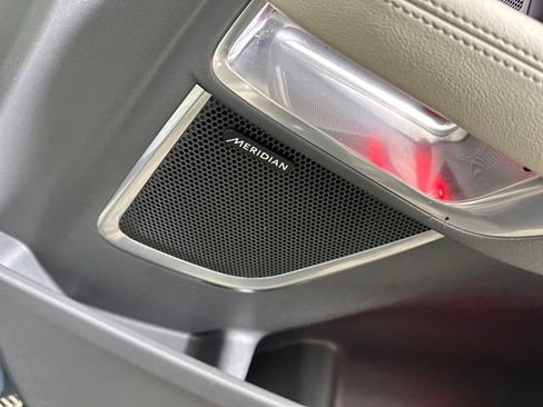 Used 2020 Jaguar E-PACE SE image 29