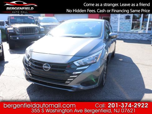 Used 2025 Nissan Versa SV FWD image 1