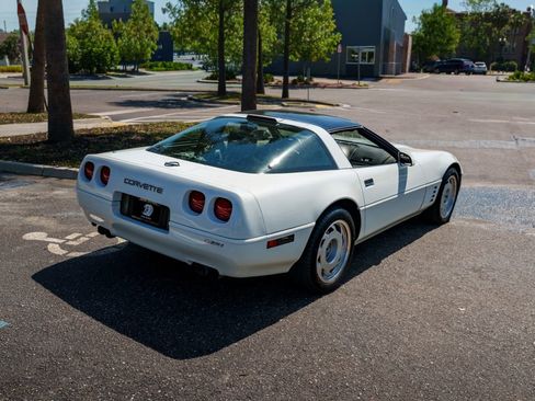 Used 1991 Chevrolet Corvette ZR-1 image 7