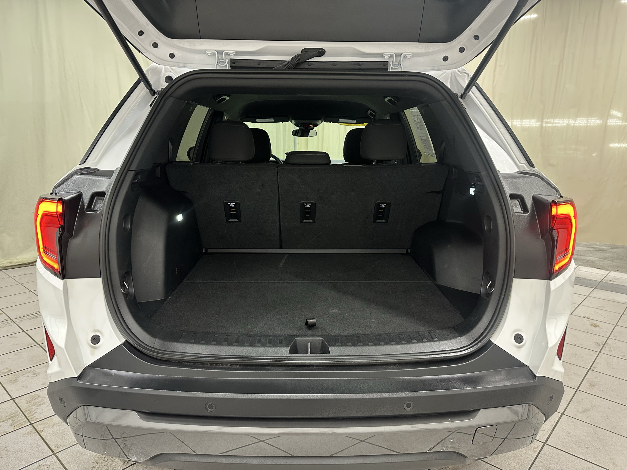 Certified 2026 GMC Terrain Elevation AWD/4WD image 8