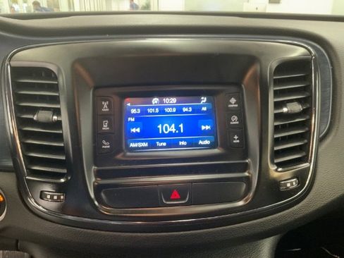 Used 2016 Chrysler 200 S image 17