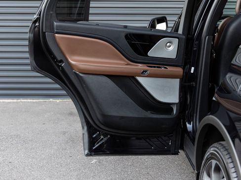 Used 2020 Lincoln Aviator Reserve w/ Equipment Group 202A image 24