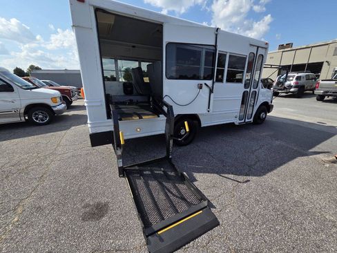 Used 2004 Chevrolet Express 3500 w/ School Bus Package RWD image 15