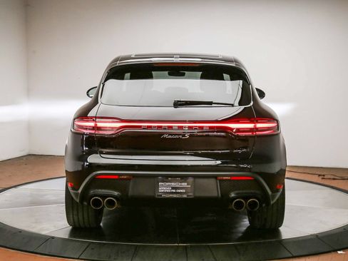 Certified 2022 Porsche Macan S AWD/4WD image 7