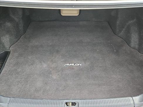 Used 2001 Toyota Avalon XLS FWD image 6