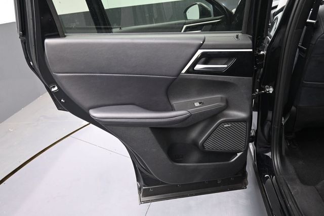 Used 2025 Mitsubishi Outlander SE FWD image 22