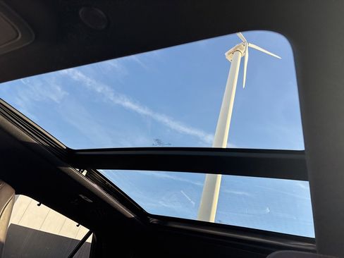 Used 2021 Ford Explorer King Ranch w/ Premium Technology Package image 25