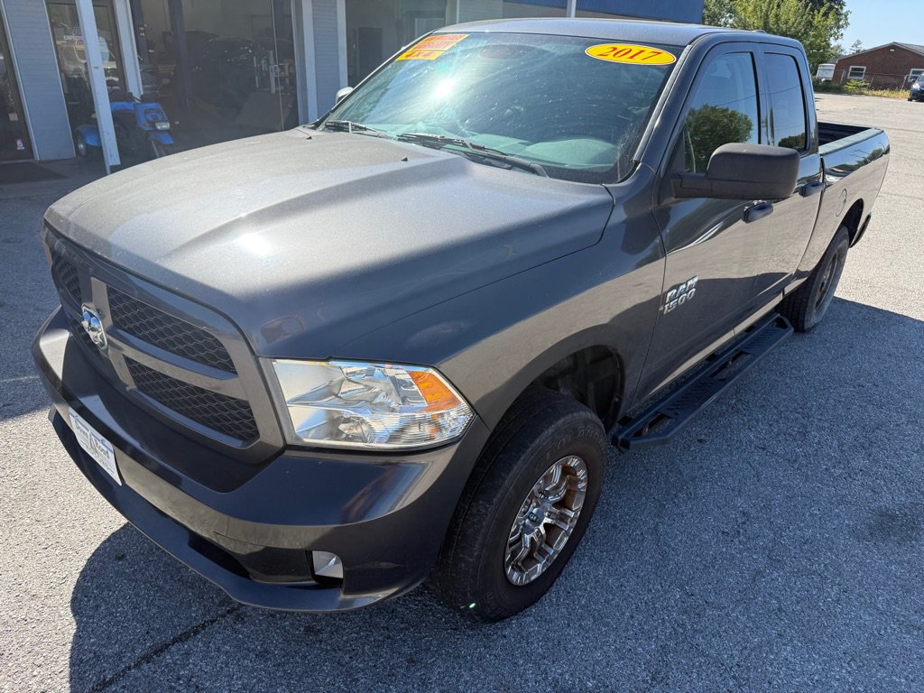 Used 2017 RAM 1500 Express AWD/4WD image 3