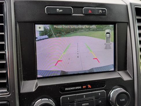 Used 2019 Ford F150 XLT w/ Equipment Group 302A Luxury AWD/4WD image 17