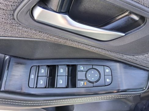 Used 2023 Nissan Rogue SV FWD image 15