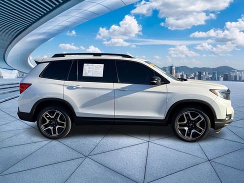 Used 2023 Honda Passport Elite image 3
