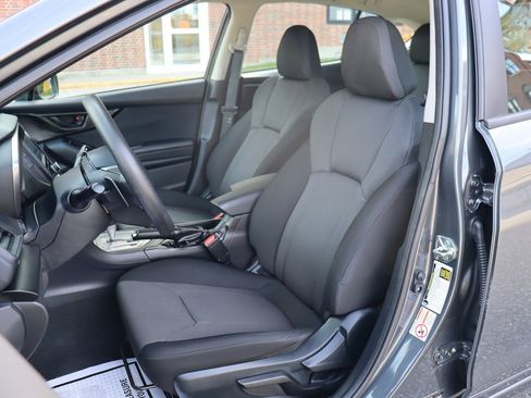 Used 2018 Subaru Impreza 2.0i Premium image 12