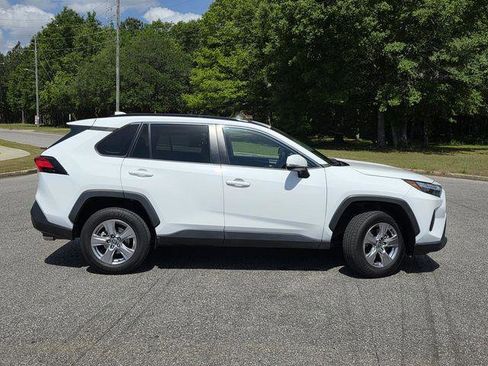 Certified 2022 Toyota RAV4 XLE w/ Convenience Package image 34