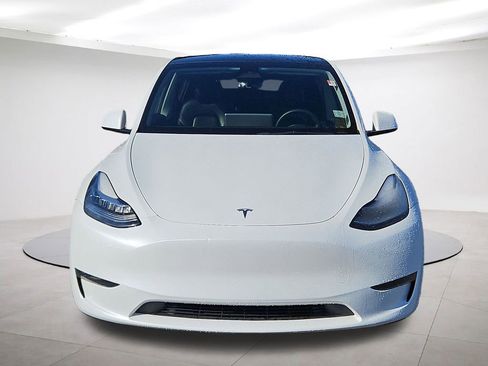 Used 2023 Tesla Model Y Long Range image 2
