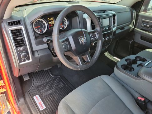 Used 2017 RAM 1500 Classic SLT RWD image 3